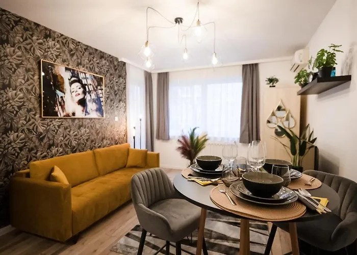 Moonlight Premium Central Apartment